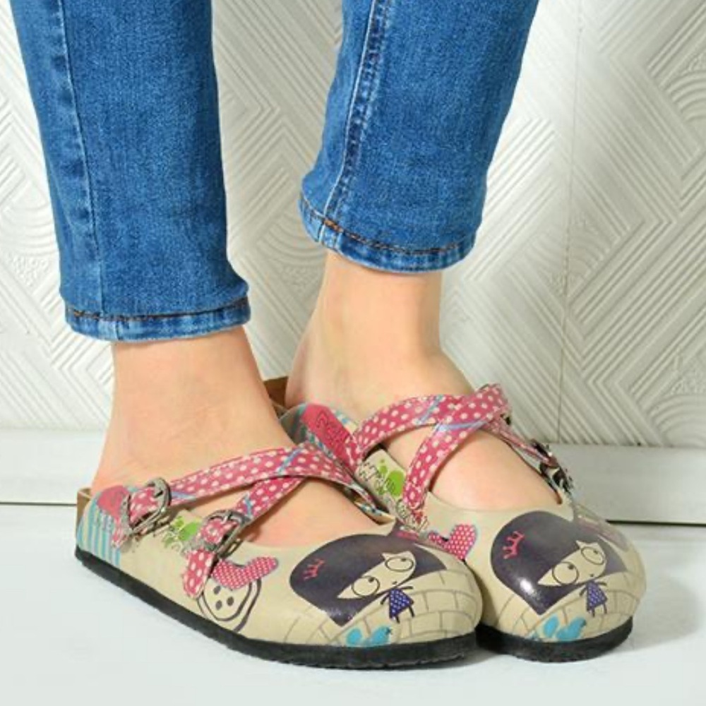 RED POLKADOT AND CUTE GIRL WITH HEART PATTERNED CLOGS - CAL105